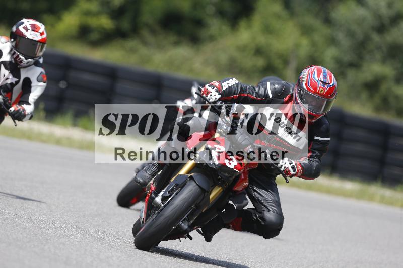 Archiv-2025/27 12.06.2025 Ducati Schweiz Trackday Warmup  ADR/blau-bleu/23